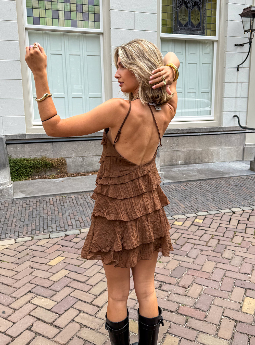 Abito mini da donna estivo con volant elegante