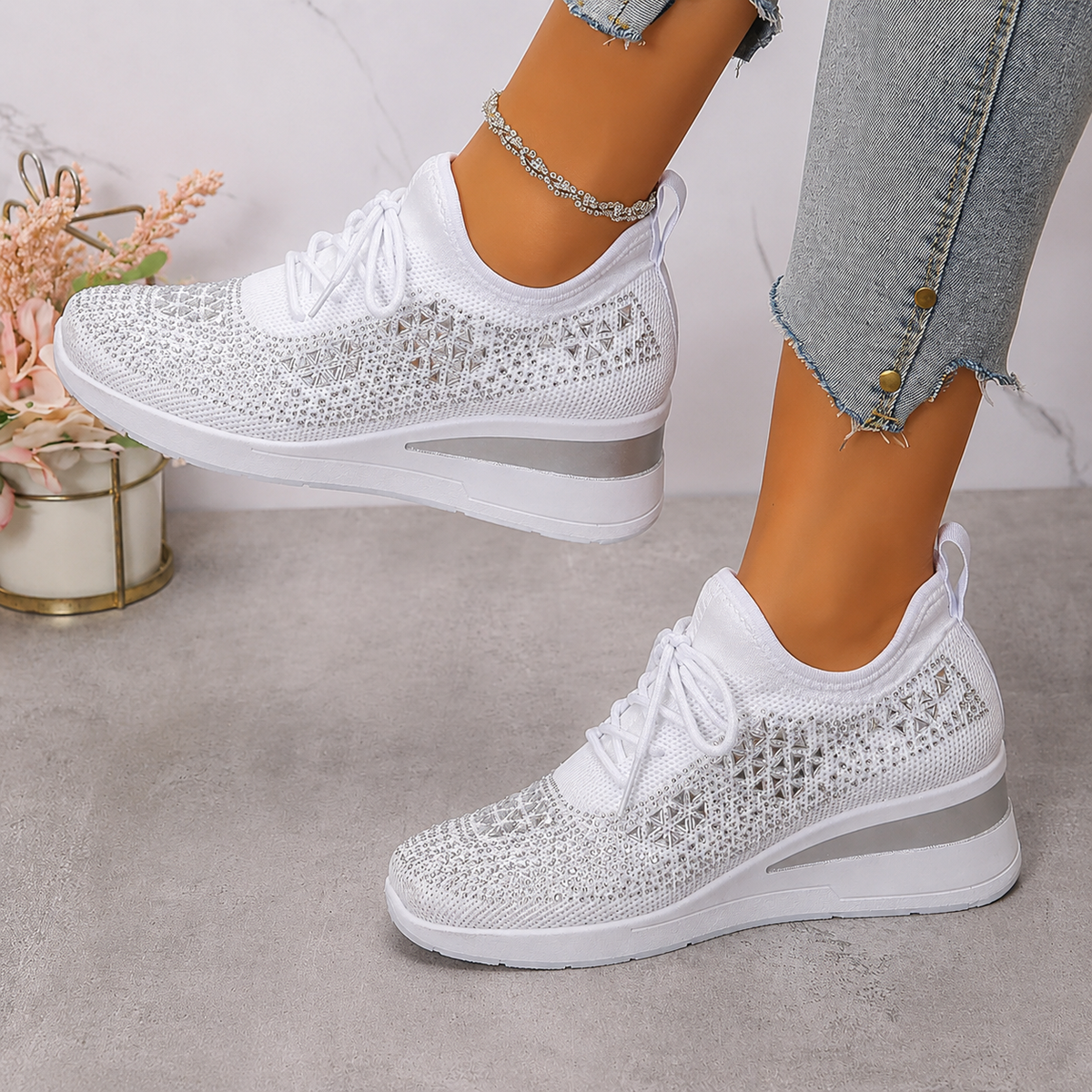 Sneakers donna con zeppa scintillante e rete traspirante