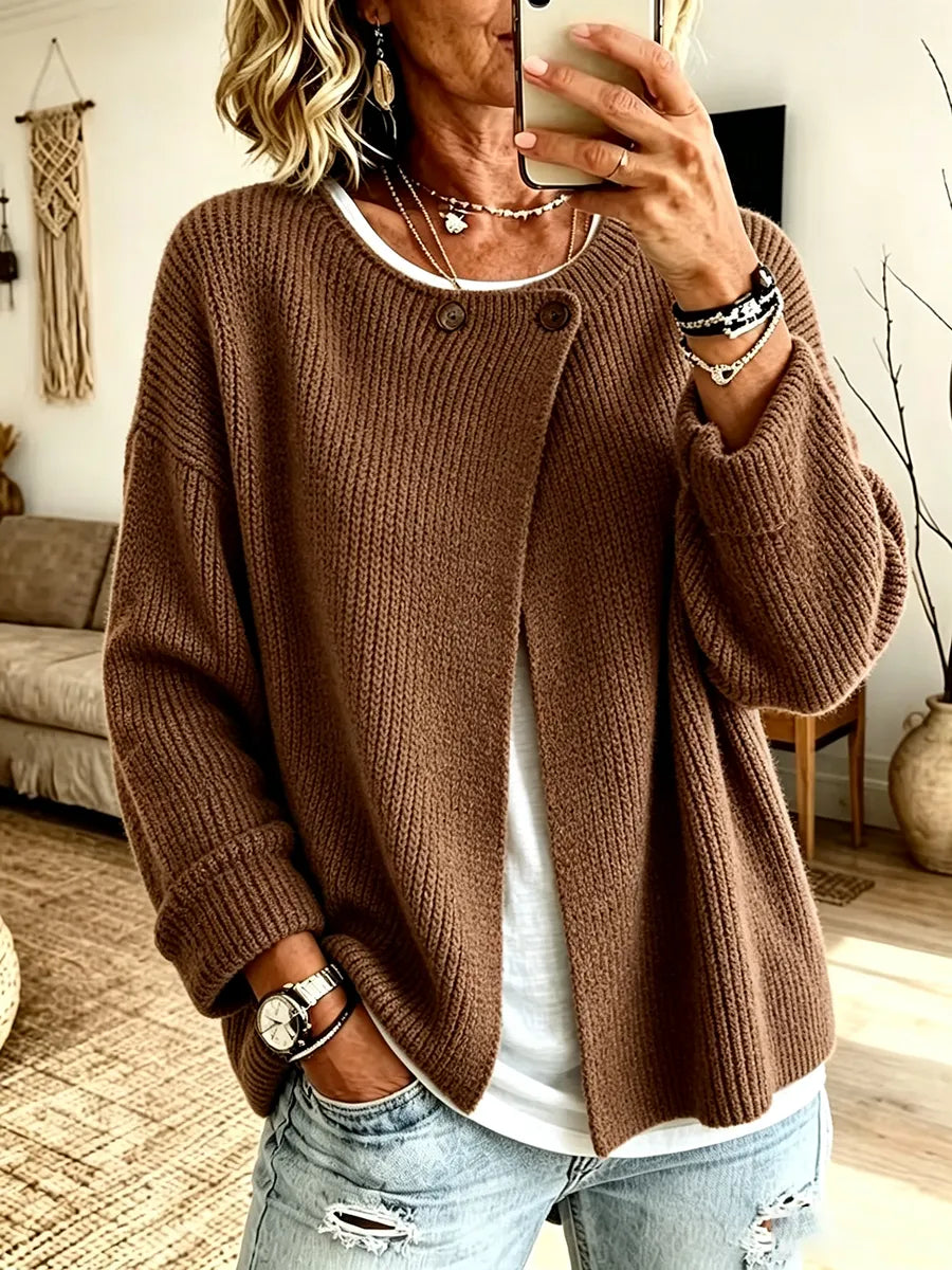 Cardigan donna asimmetrico in maglia a coste con bottoni