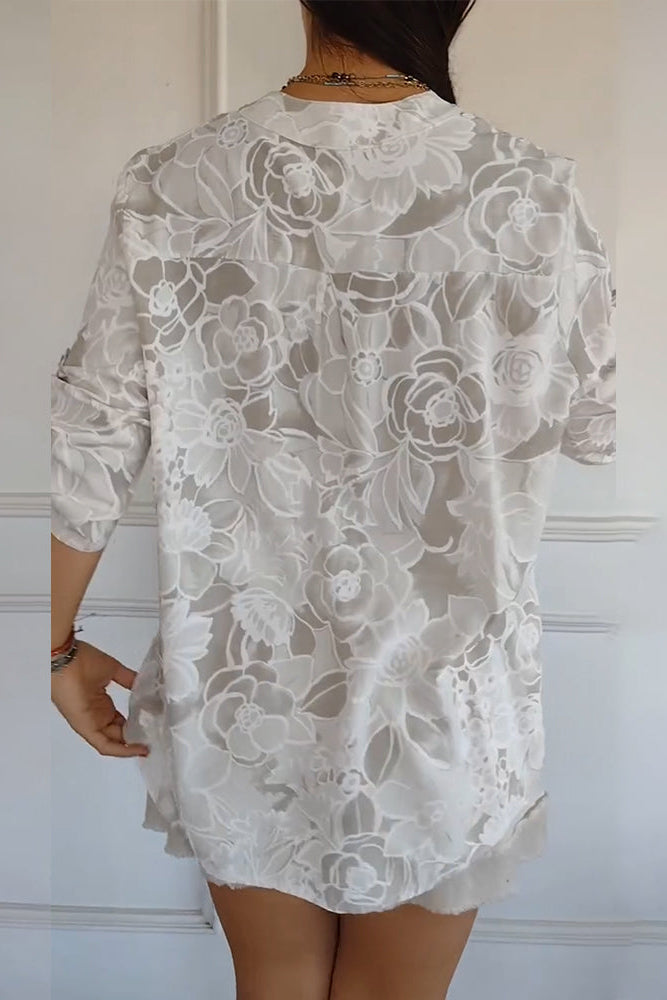 Camicia donna in pizzo floreale con colletto aperto