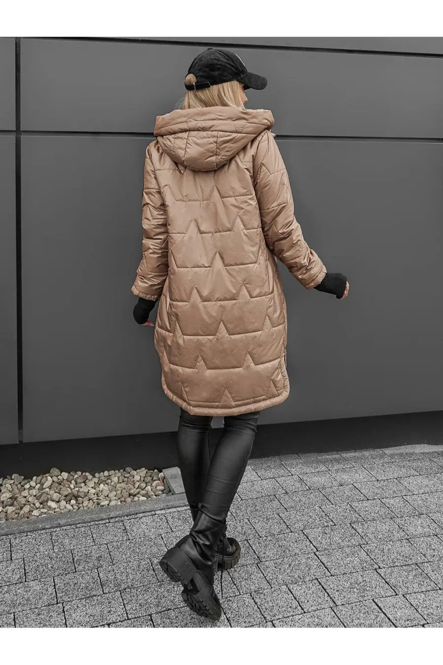 Piumino lungo donna con cappuccio e imbottitura calda