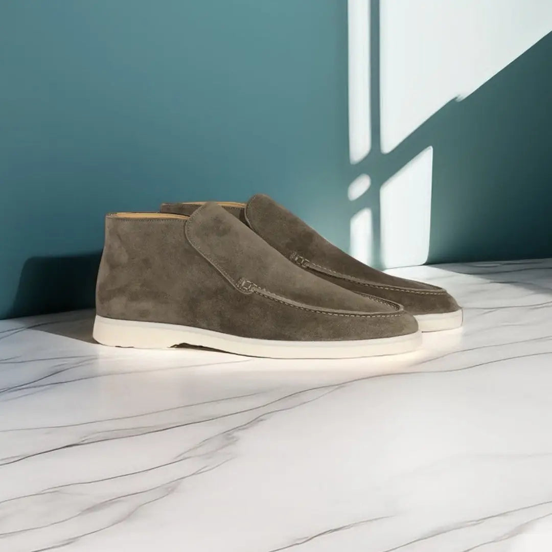 Mocassini uomo in suede con cuciture slip-on