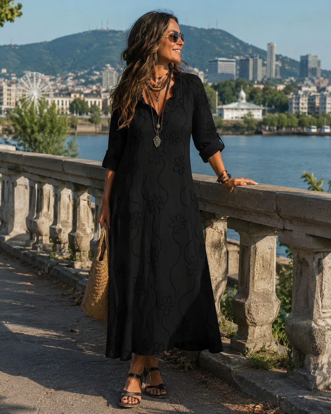 Abito lungo boho donna con ricamo floreale e scollo a V