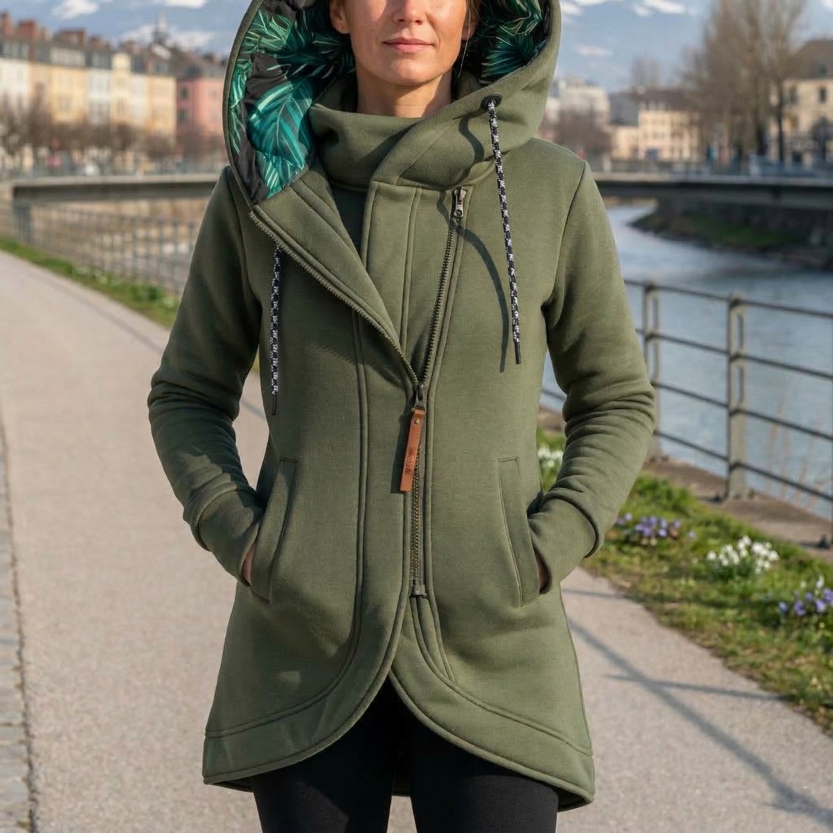 Giacca lunga donna con cappuccio e chiusura a zip