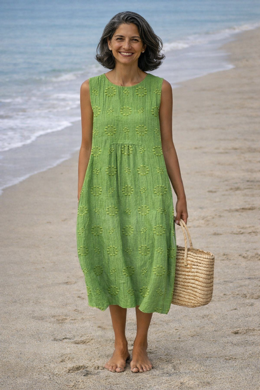 Abito midi donna ricamato smanicato da spiaggia