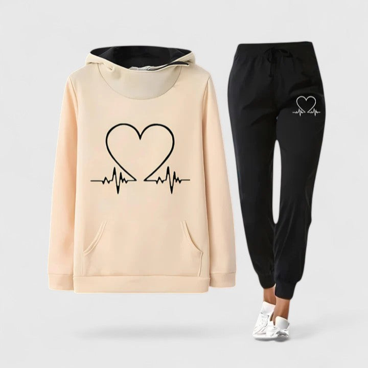 Completo donna con felpa con cappuccio e pantaloni comodi