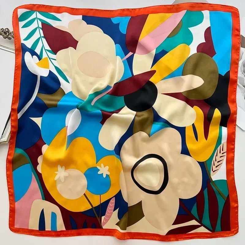 Foulard donna fatto a mano in raso satinato con stampa elegante