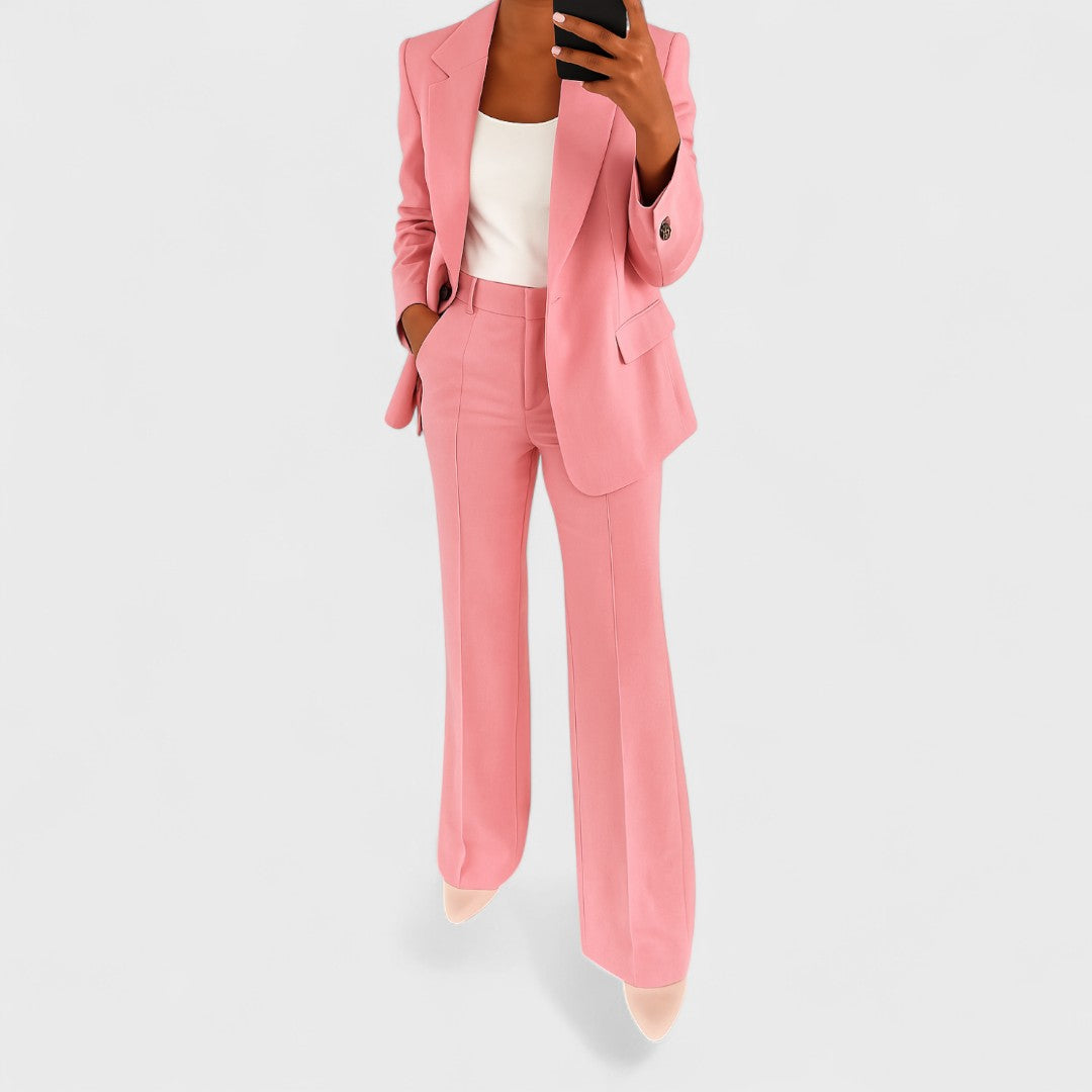 Completo donna con blazer e pantaloni larghi