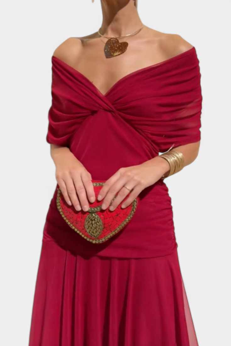 Abito lungo da donna elegante con scollo drappeggiato