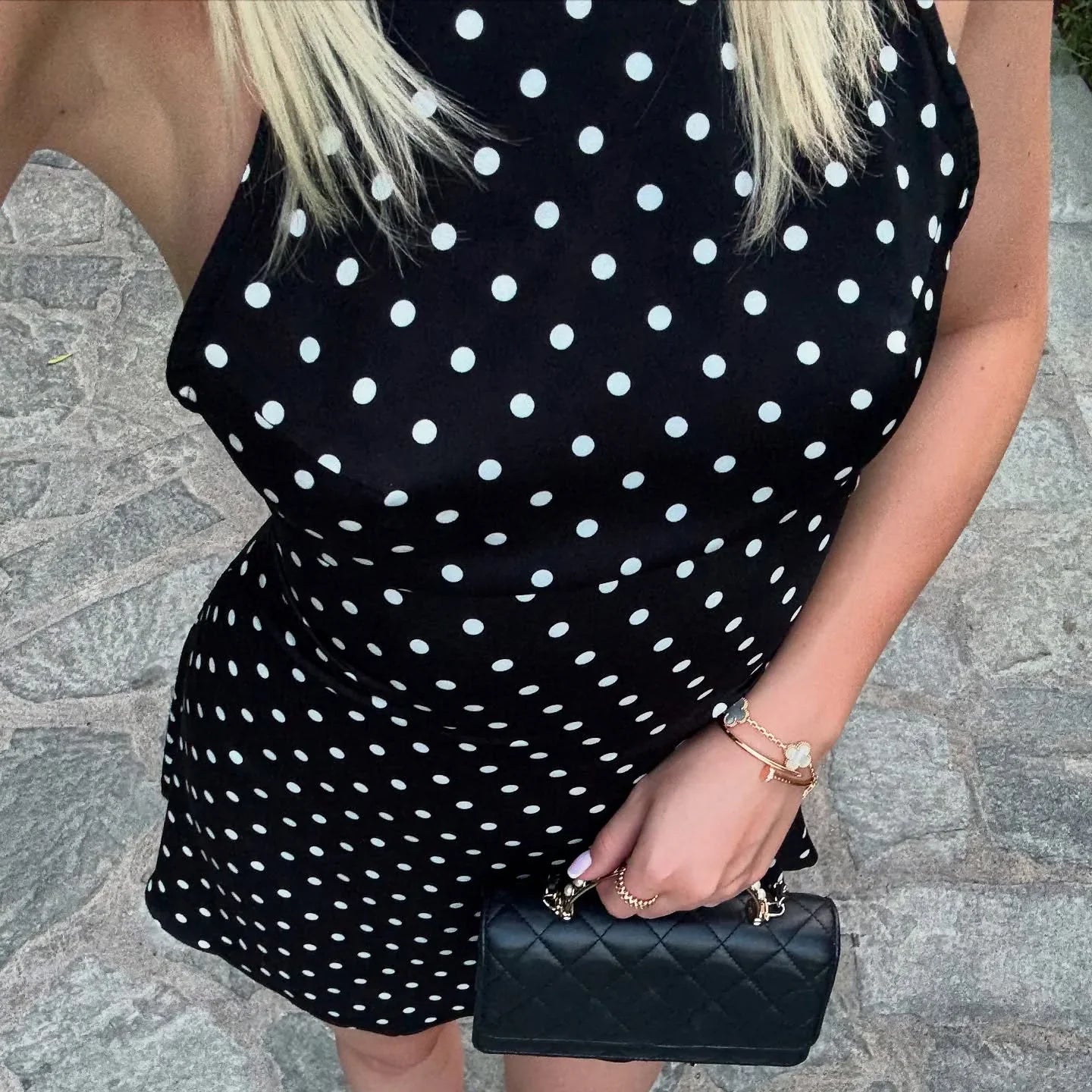 Mini abito donna a pois con scollo all’americana