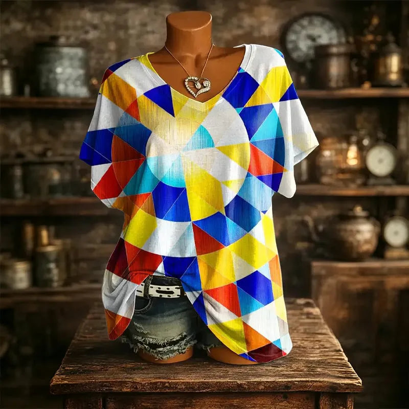 T-shirt donna stampata con scollo a V