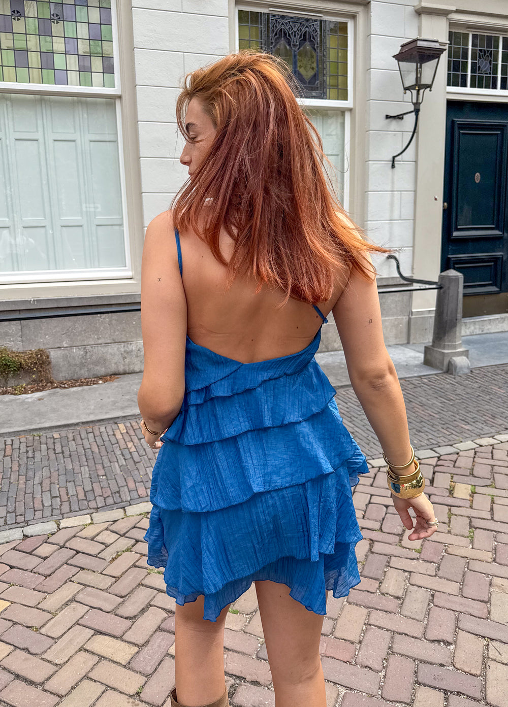 Abito mini da donna estivo con volant elegante