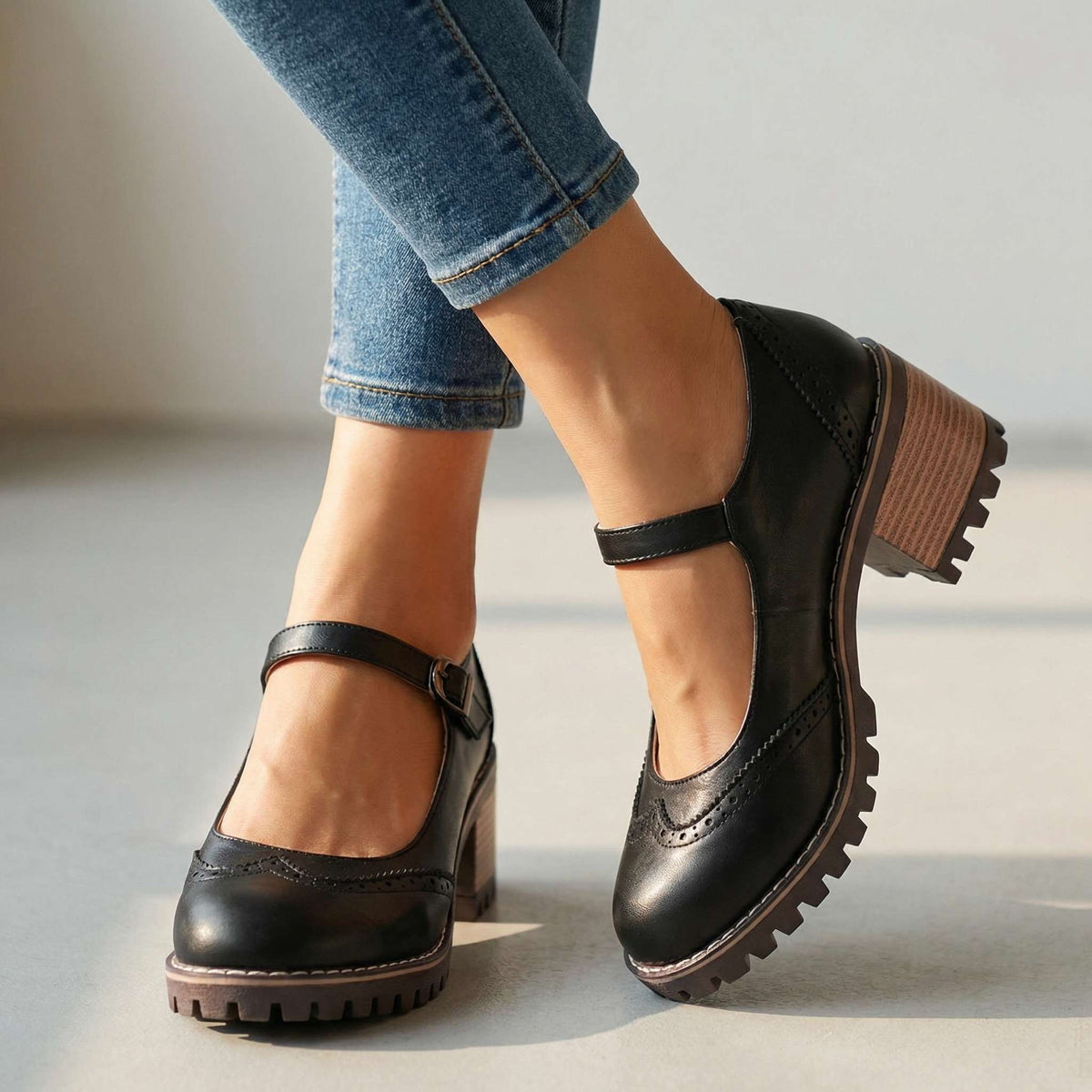 Scarpe donna vintage con cinturino regolabile