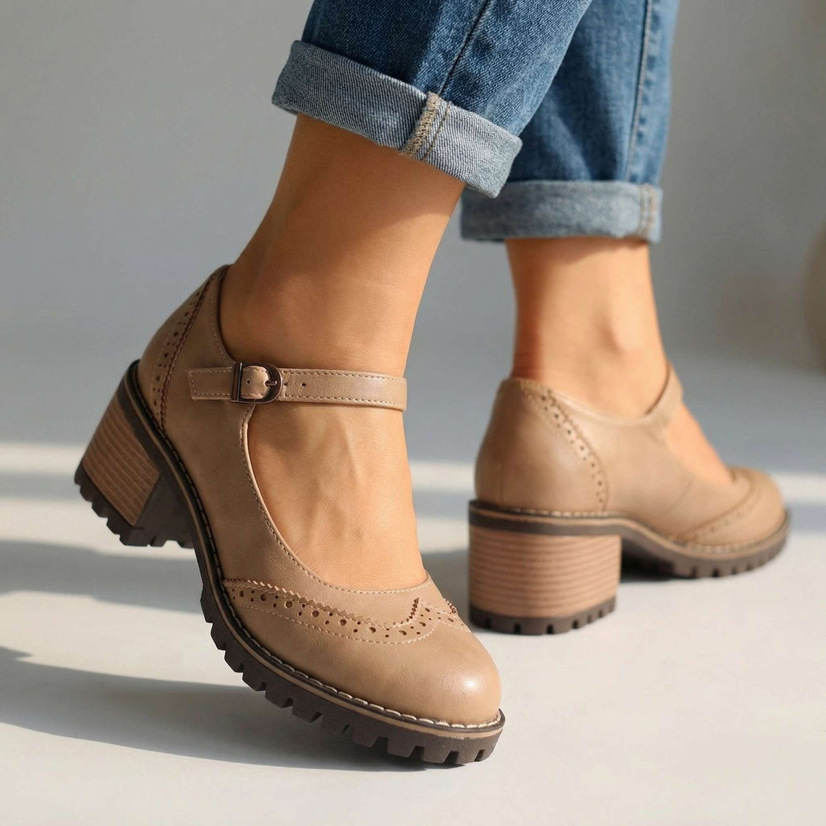 Scarpe donna vintage con cinturino regolabile