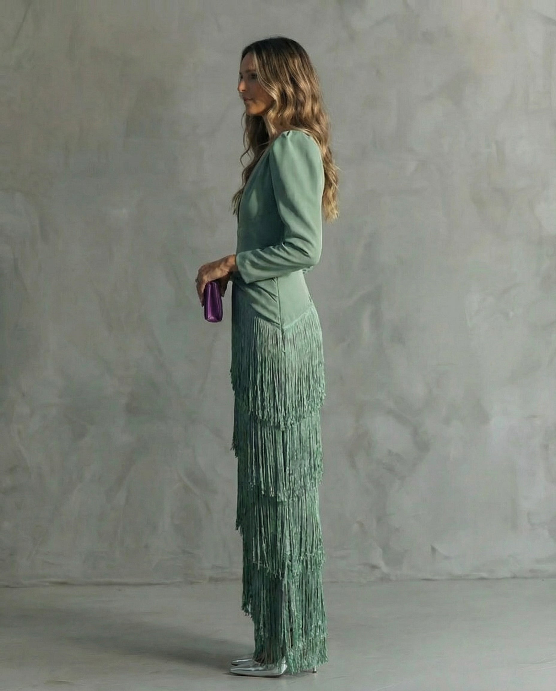 Vestito Donna con Frange a Strati e Scollo Profondo – Abito Elegante da Sera