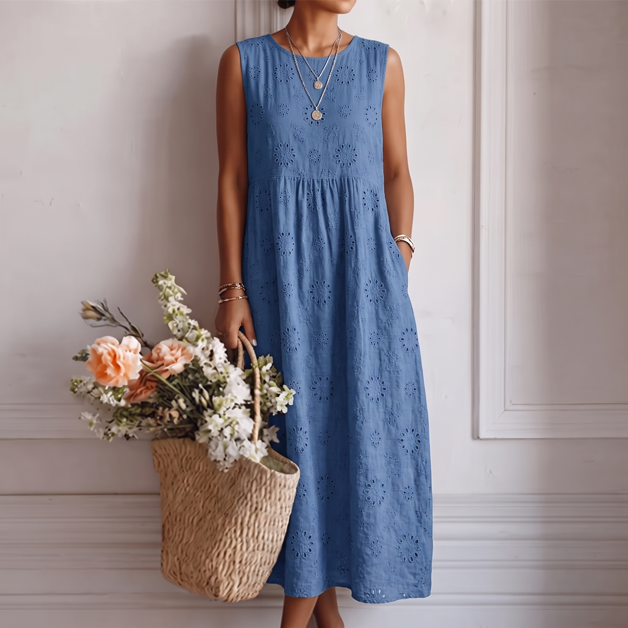 Abito midi donna in cotone viscosa con ricamo traforato