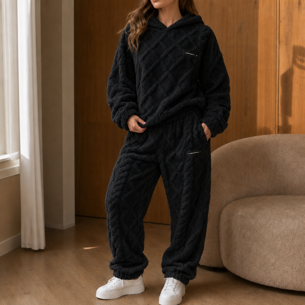 Completo cocooning da donna in pile con felpa con cappuccio e pantaloni