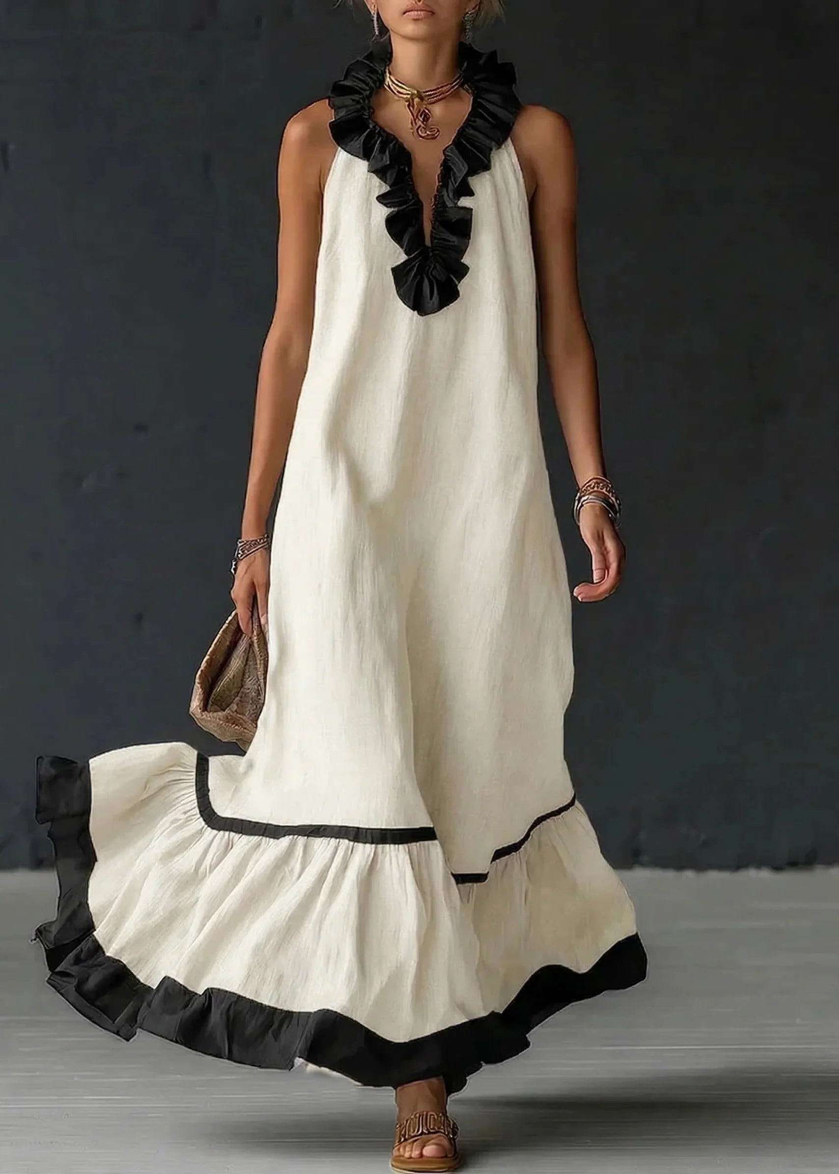 Abito lungo da donna fluido con volant a contrasto chic