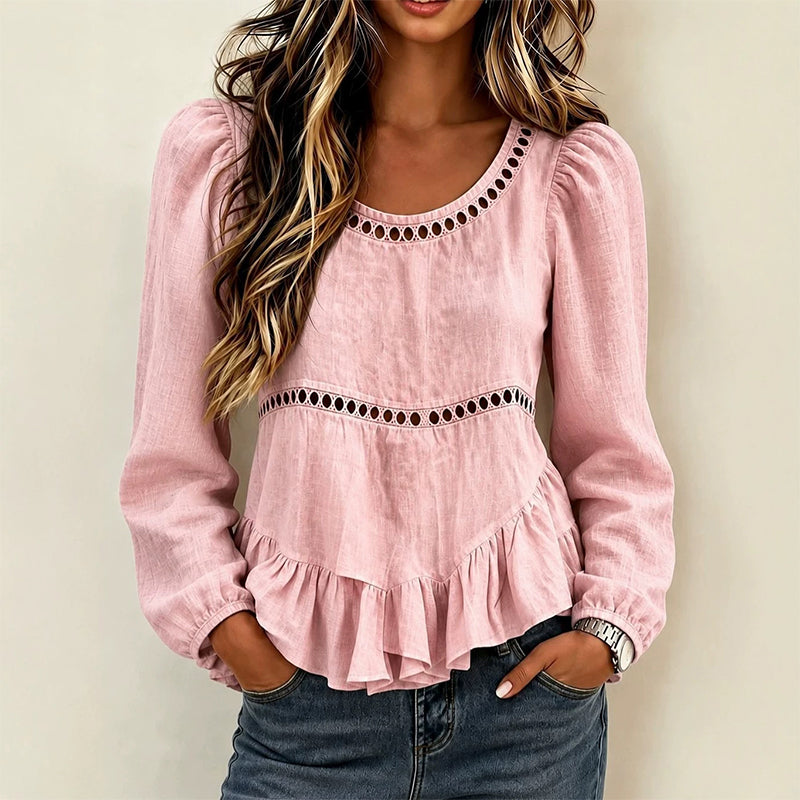 Blusa donna con maniche a sbuffo, volant e dettagli traforati