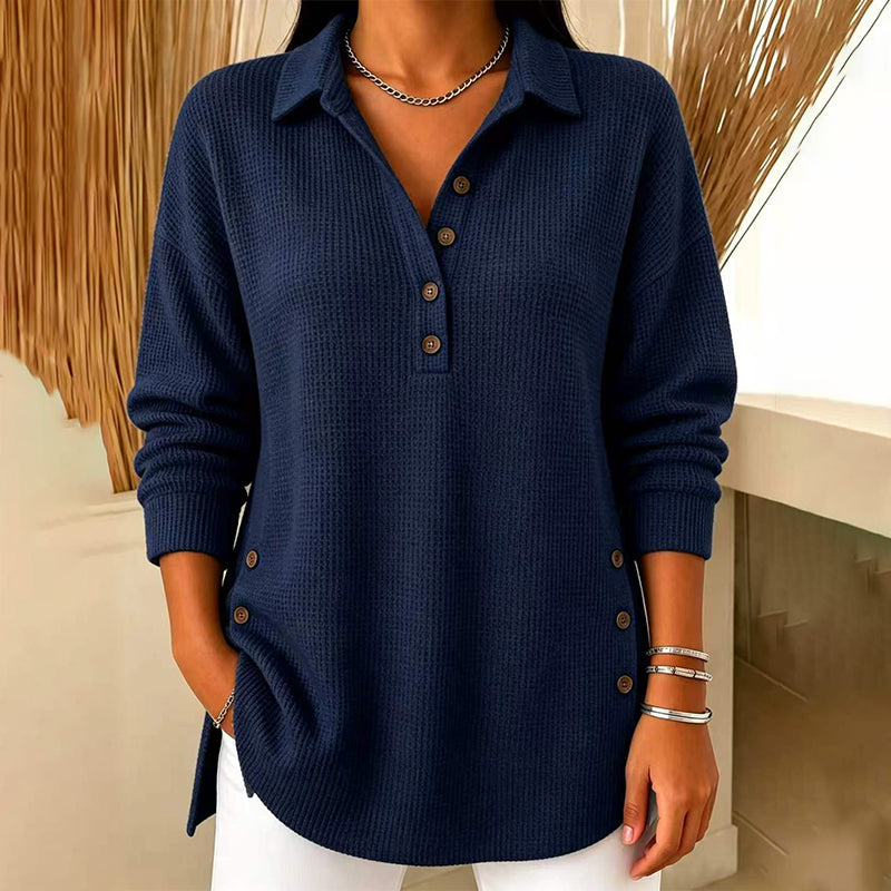 Top donna in maglia goffrata con collo polo e bottoni