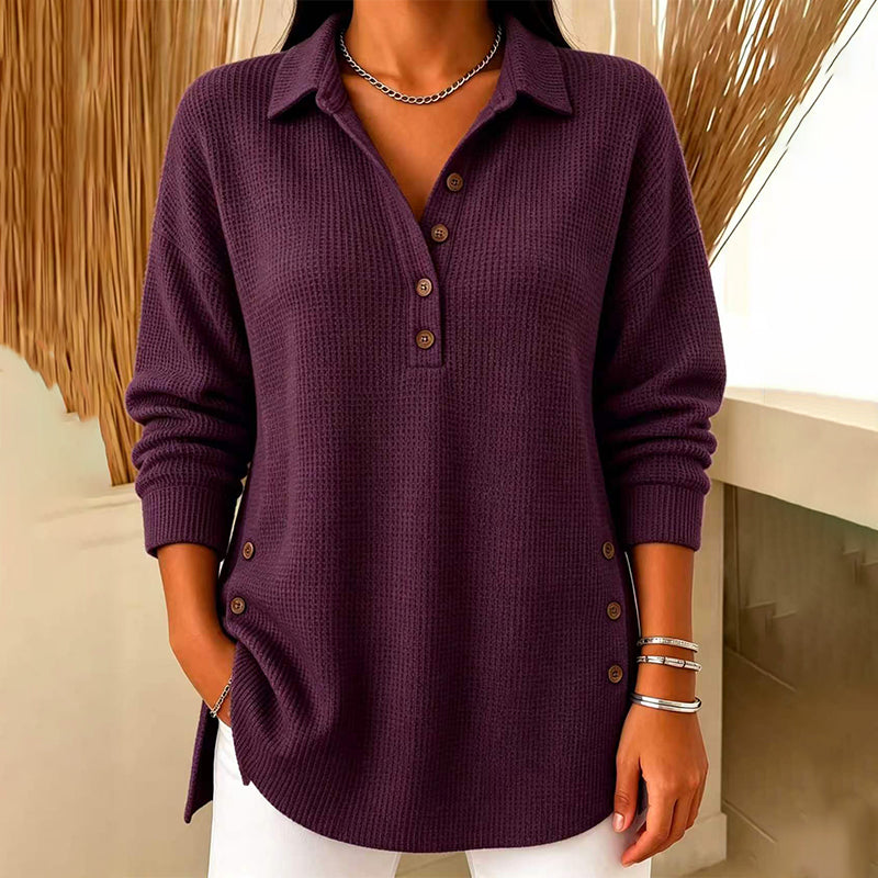 Top donna in maglia goffrata con collo polo e bottoni