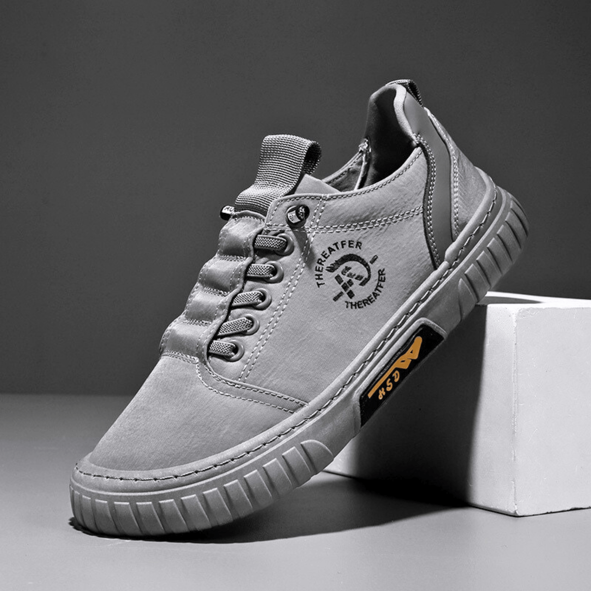 Sneakers uomo casual leggere con suola spessa