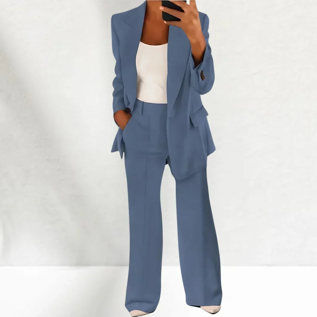 Completo donna con blazer e pantaloni larghi