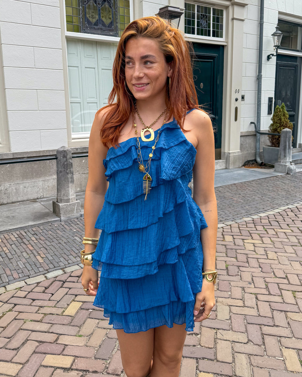 Abito mini da donna estivo con volant elegante