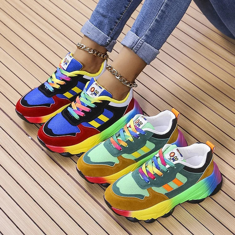 Sneakers donna multicolori con punta larga e suola ammortizzata