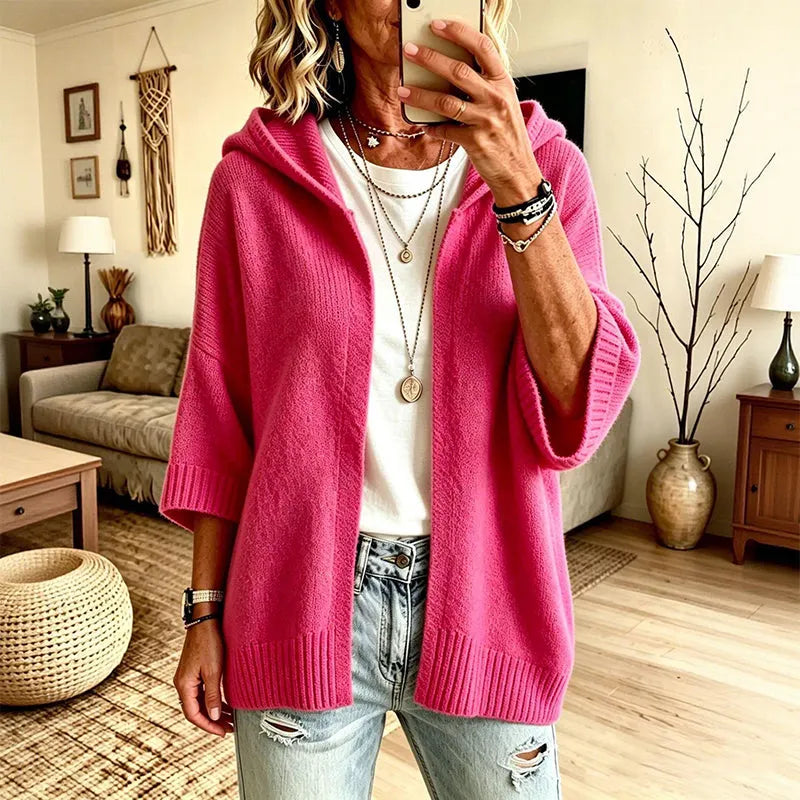 Cardigan donna ampio in maglia con cappuccio e maniche 3/4