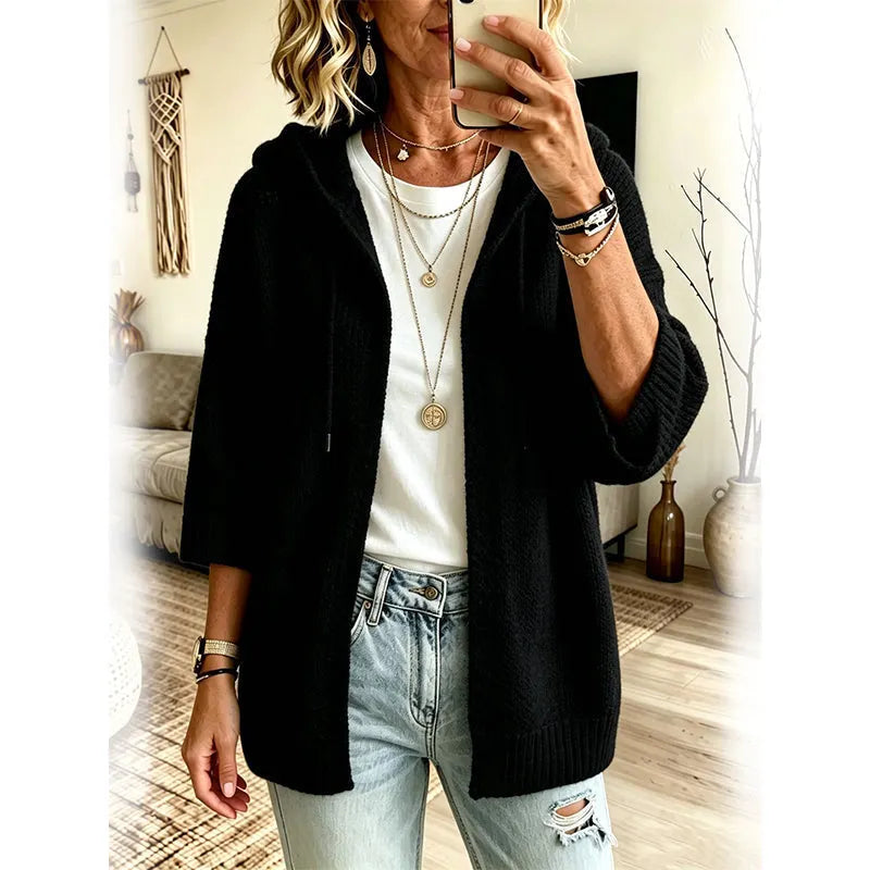 Cardigan donna ampio in maglia con cappuccio e maniche 3/4
