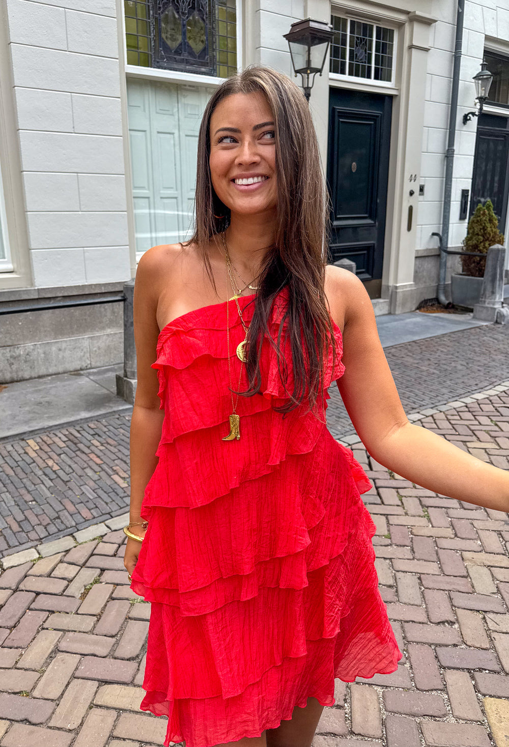 Abito mini da donna estivo con volant elegante