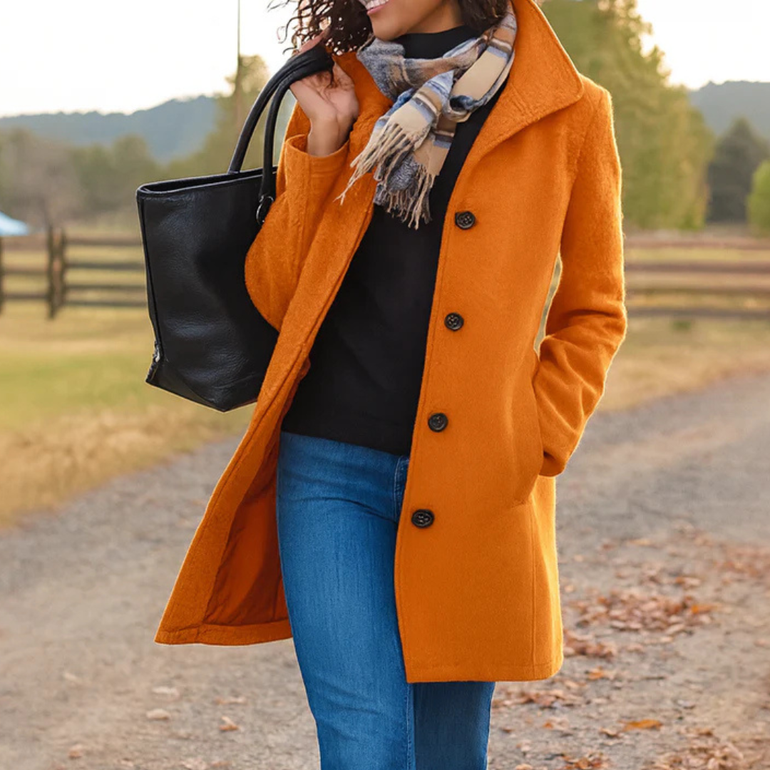 Cappotto lungo donna con bottoni e colletto classico