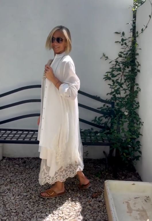 Completo donna con abito in pizzo e cardigan leggero