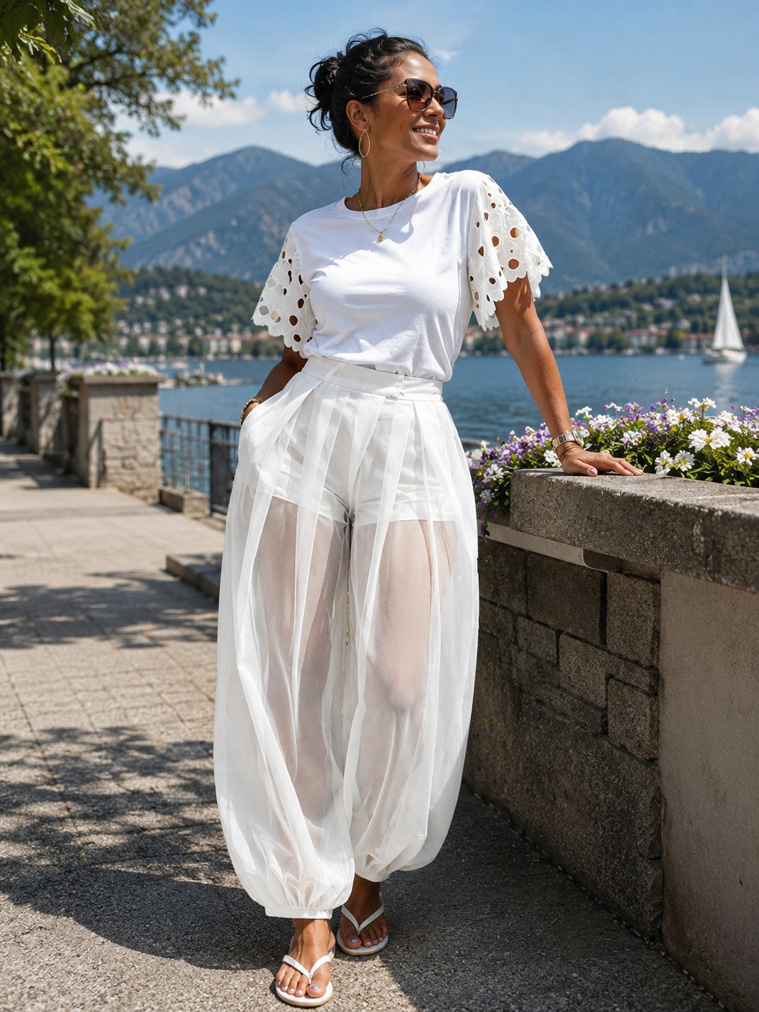 Pantaloni donna in rete trasparente con short integrato