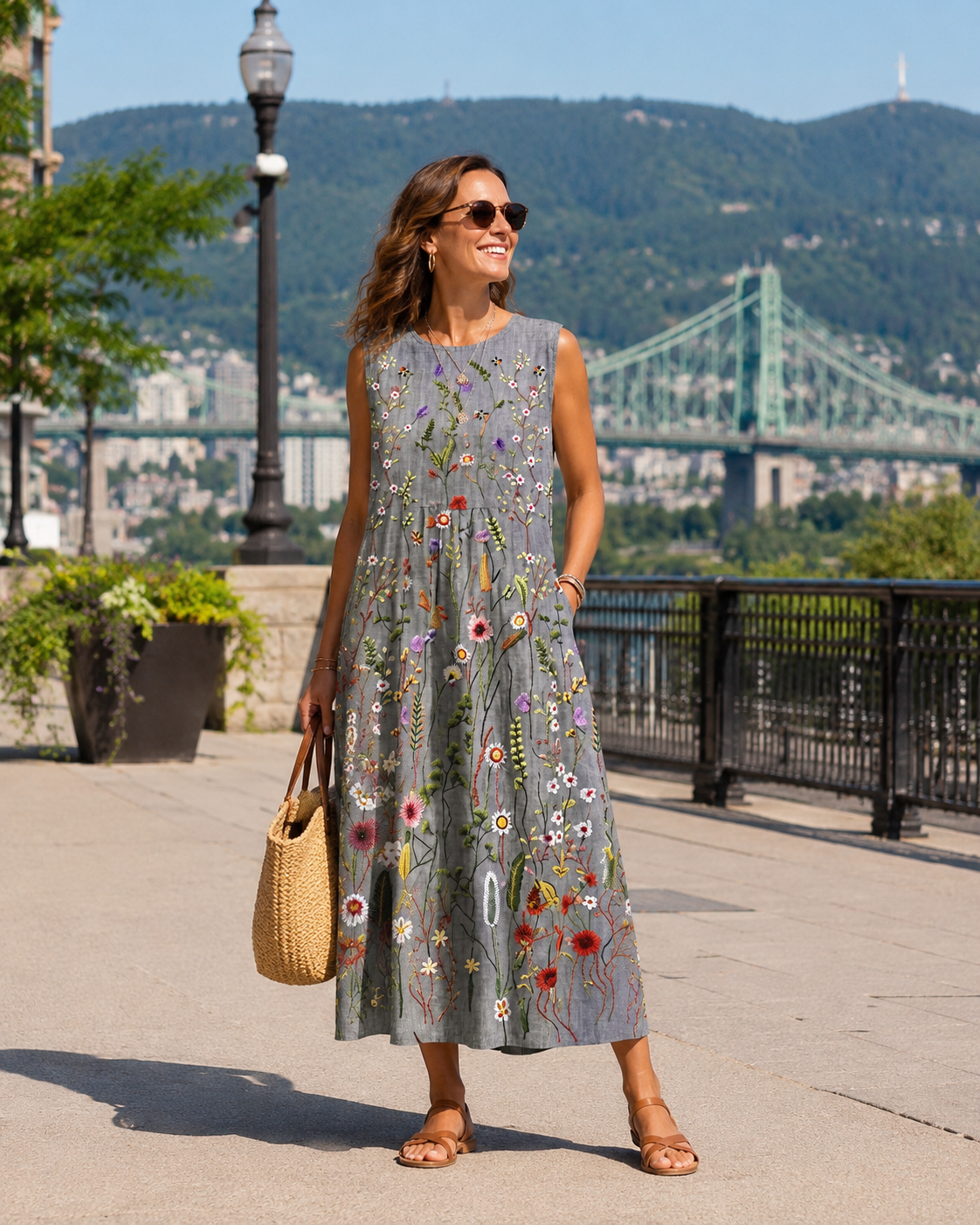 Abito midi donna smanicato con stampa botanica delicata