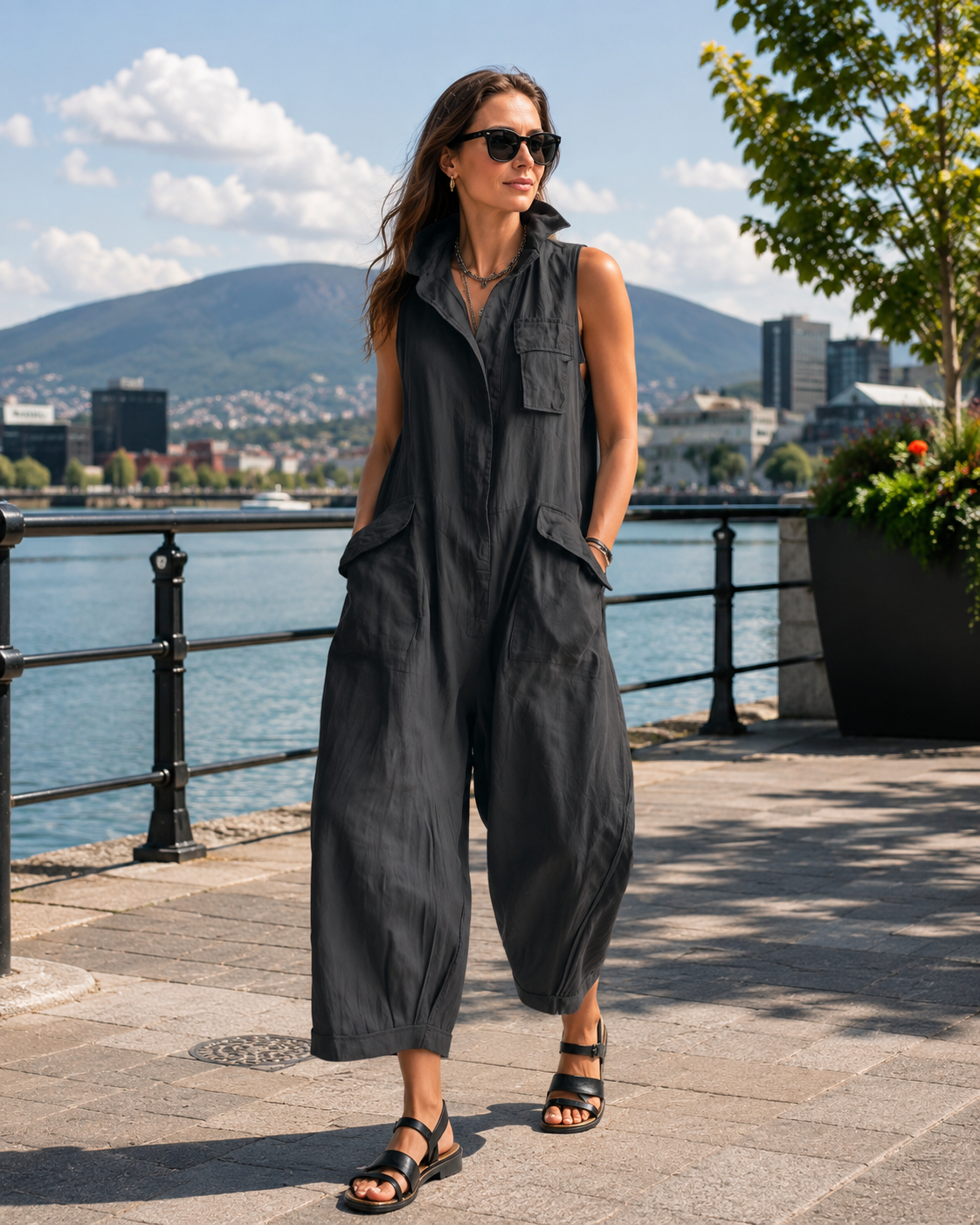 Tuta donna oversize senza maniche con tasche utility