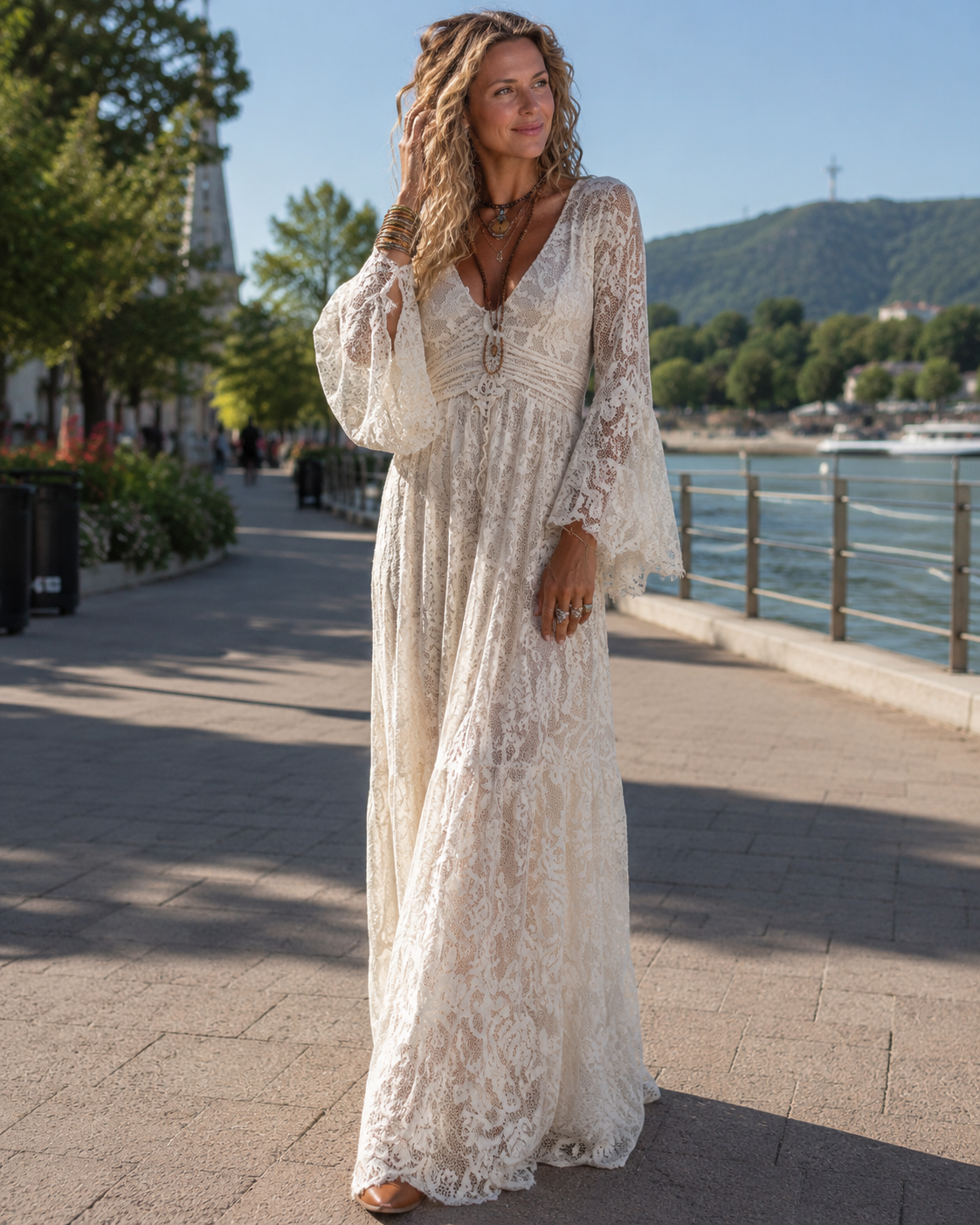 Abito lungo donna vintage in pizzo con maniche svasate