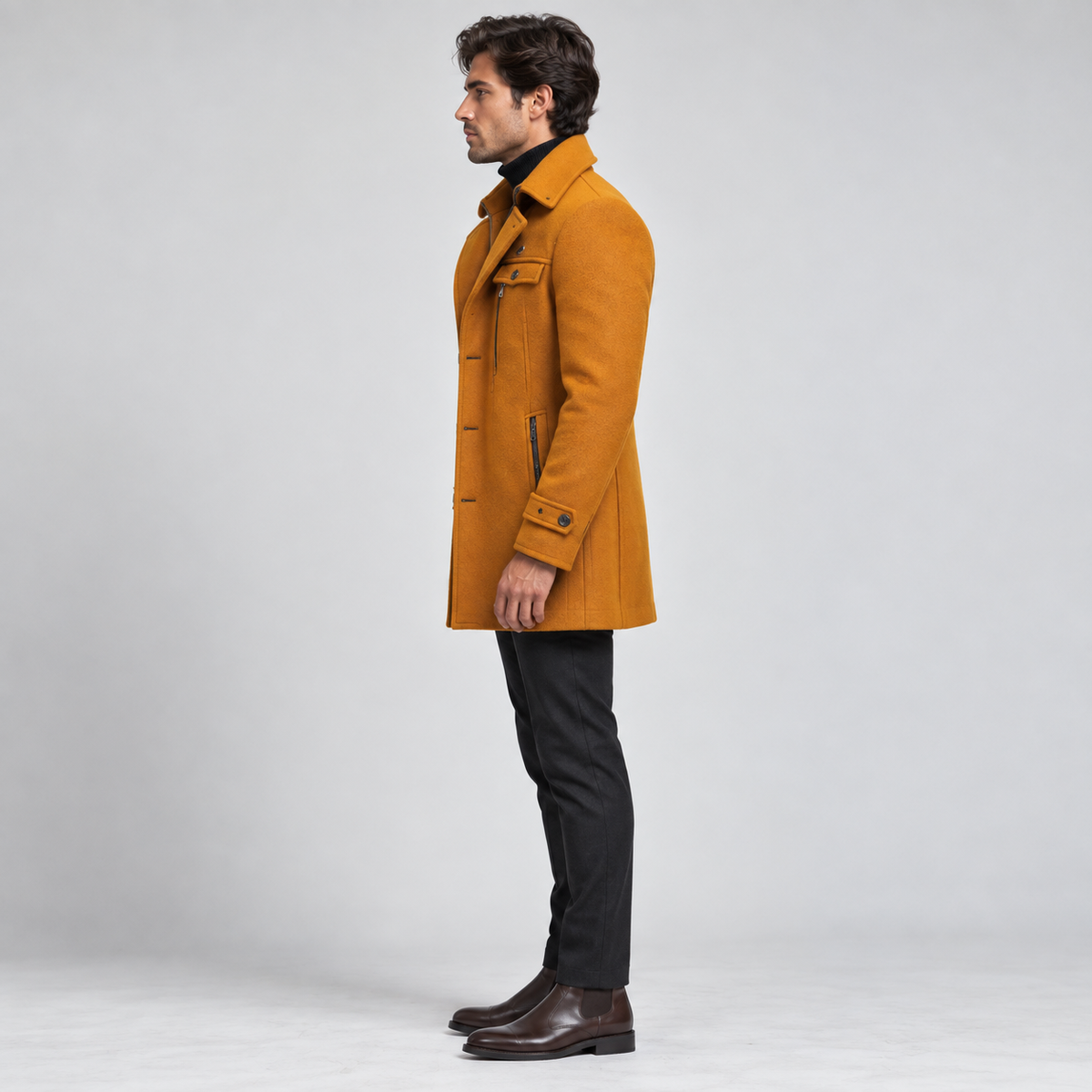 Cappotto uomo in lana con colletto alto e fodera trapuntata