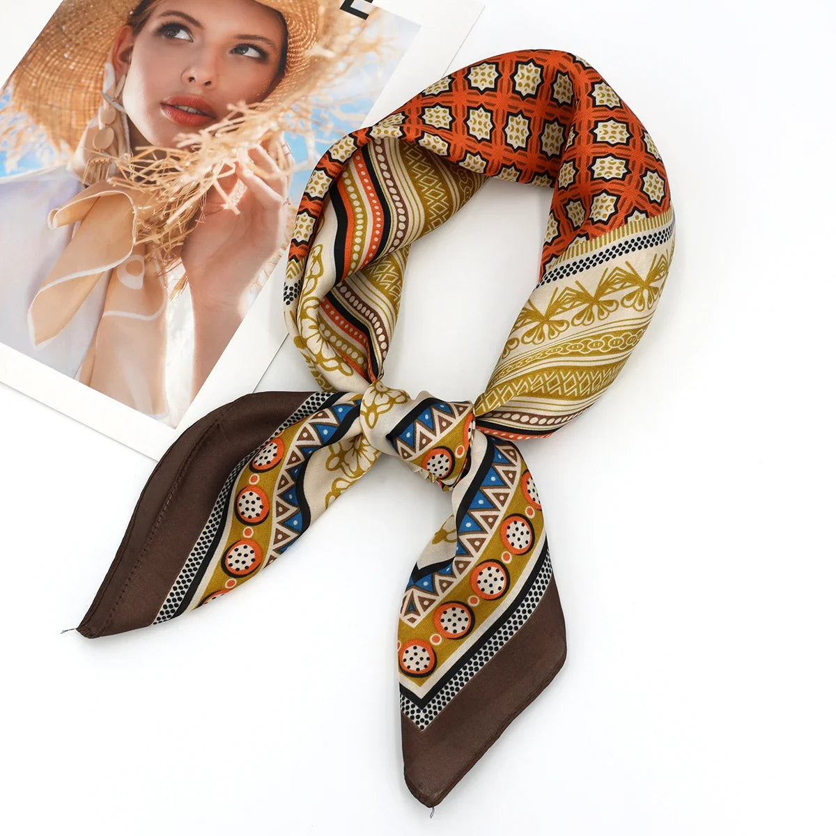 Foulard donna fatto a mano in raso satinato con stampa elegante