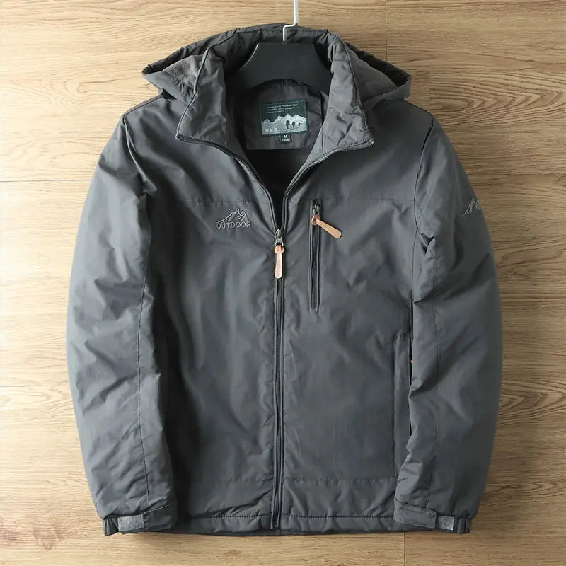Giacca uomo outdoor con cappuccio e chiusura zip