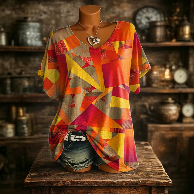 T-shirt donna stampata con scollo a V