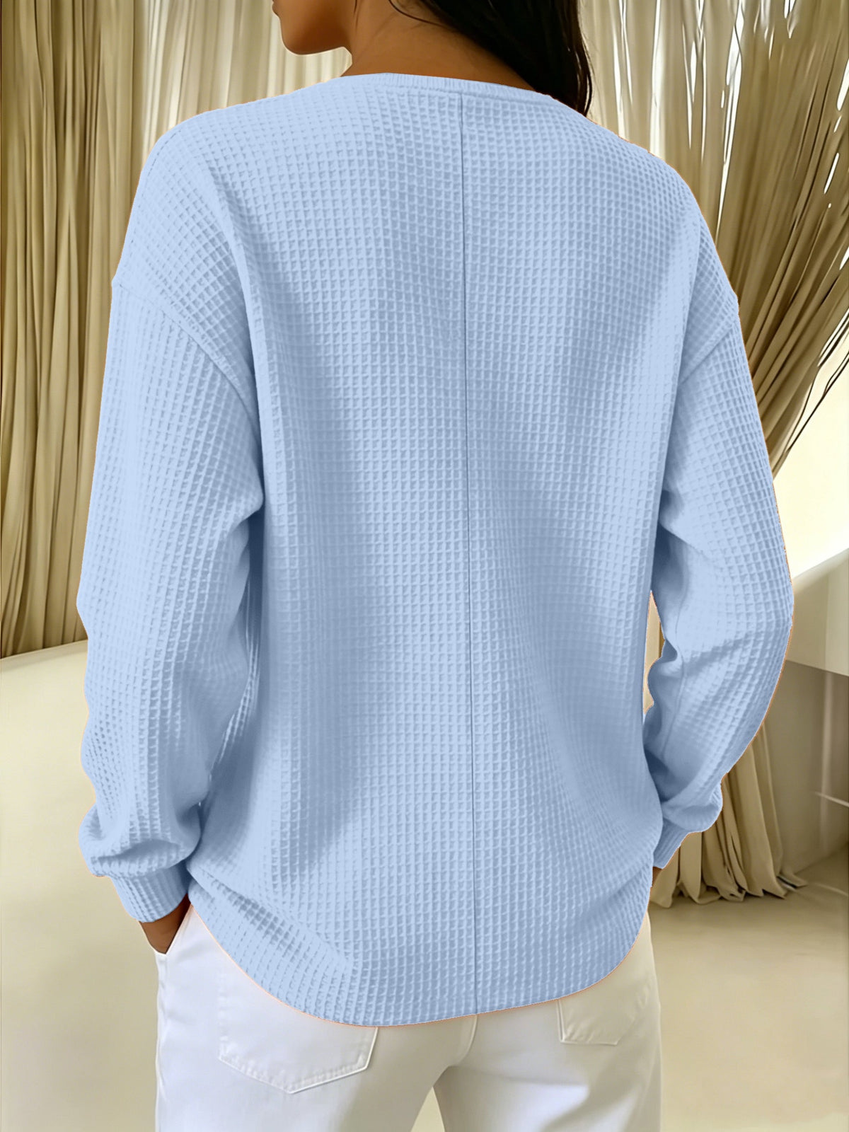 Top donna testurizzato con scollo a V in pizzo