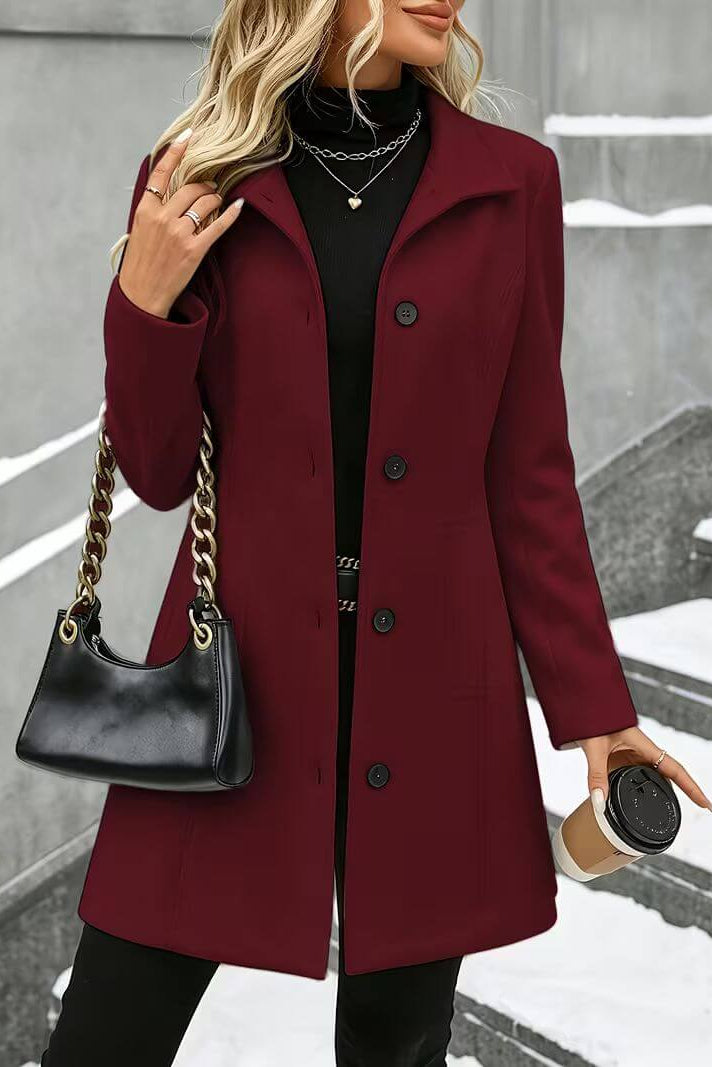 Cappotto donna sagomato con colletto classico e bottoni