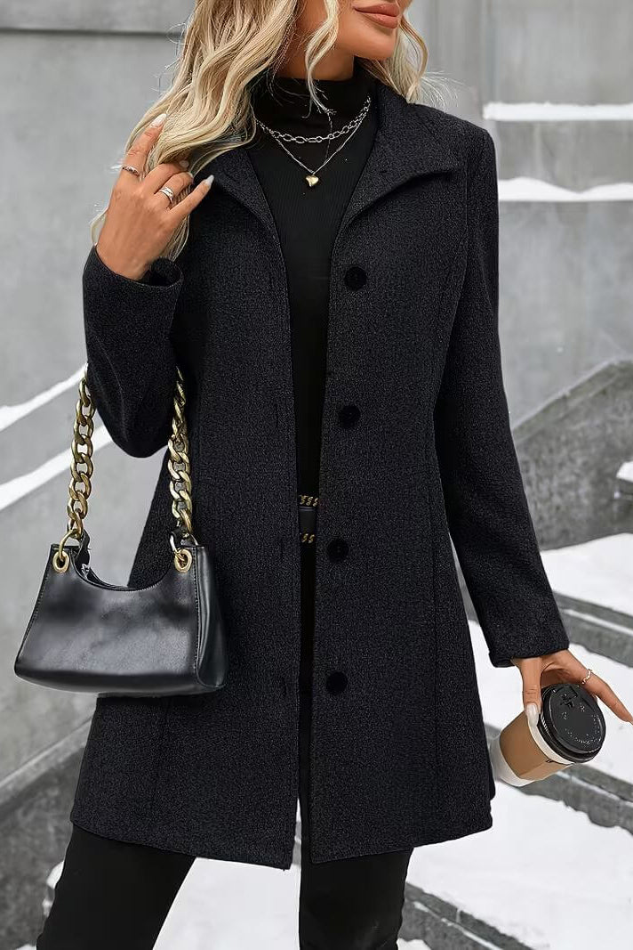 Cappotto donna sagomato con colletto classico e bottoni