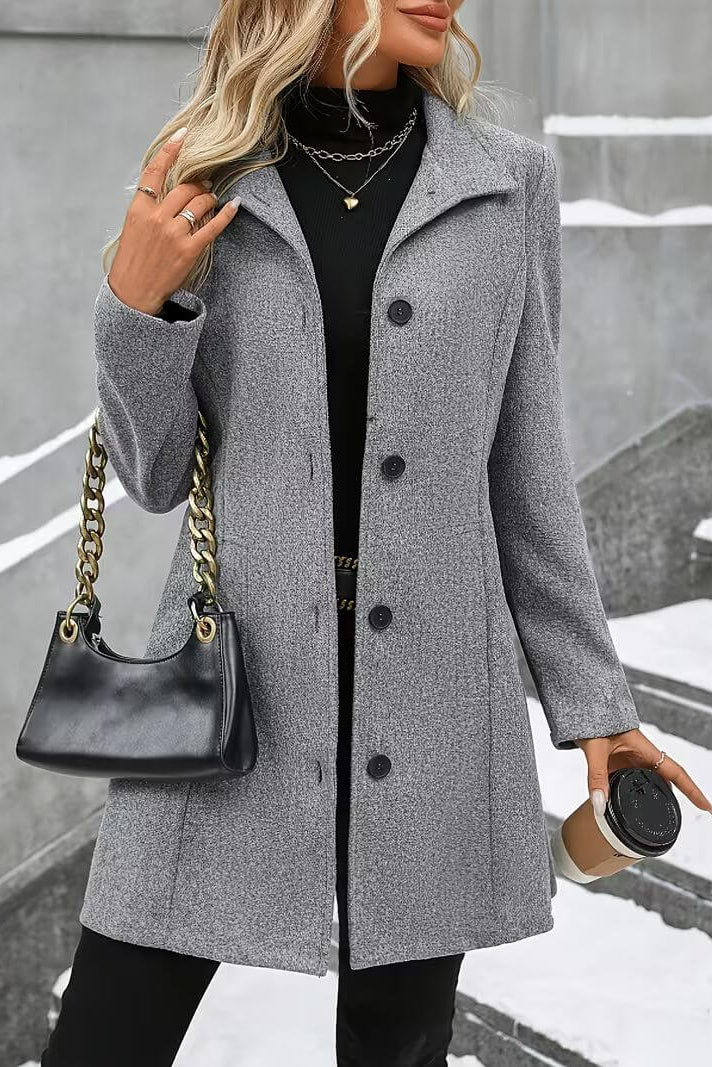 Cappotto donna sagomato con colletto classico e bottoni