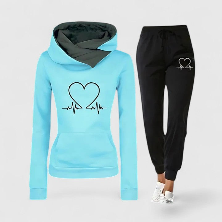 Completo donna con felpa con cappuccio e pantaloni comodi