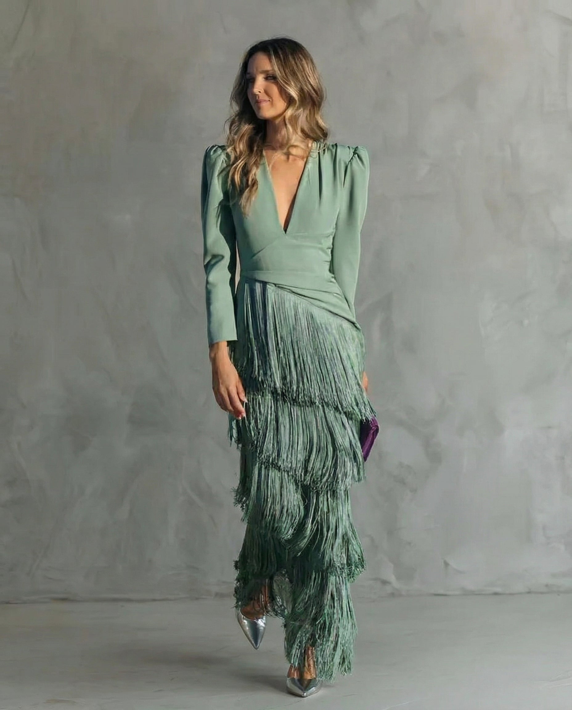 Vestito Donna con Frange a Strati e Scollo Profondo – Abito Elegante da Sera