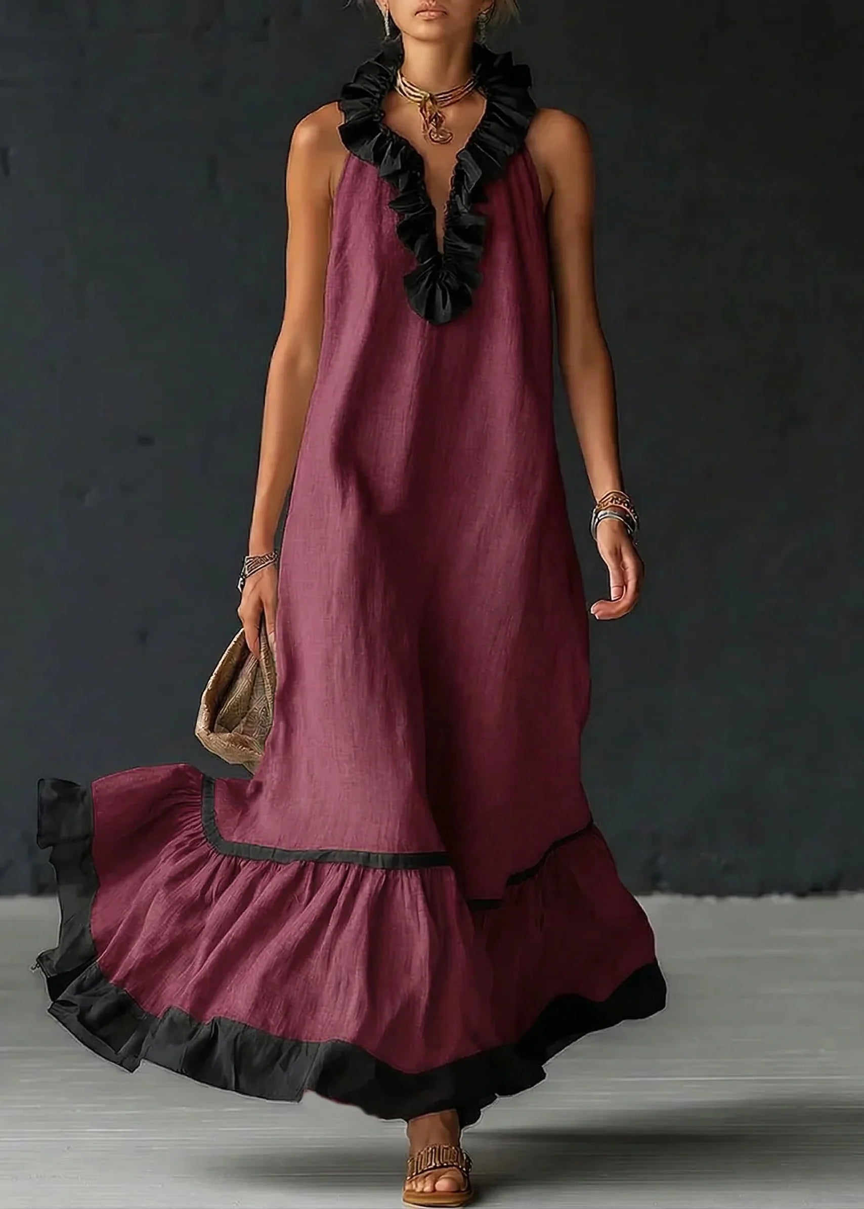 Abito lungo da donna fluido con volant a contrasto chic