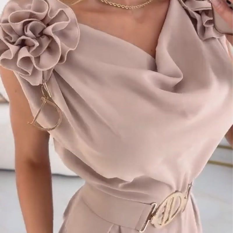 Tuta elegante da donna con fiori 3D e cintura